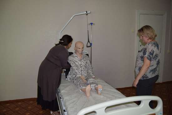 Занятие технологии «Школа ухода» прошло в Романовском центре обслуживания