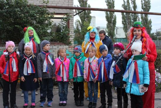 В р.п.Романовка состоялось праздничное открытие детской игровой площадки