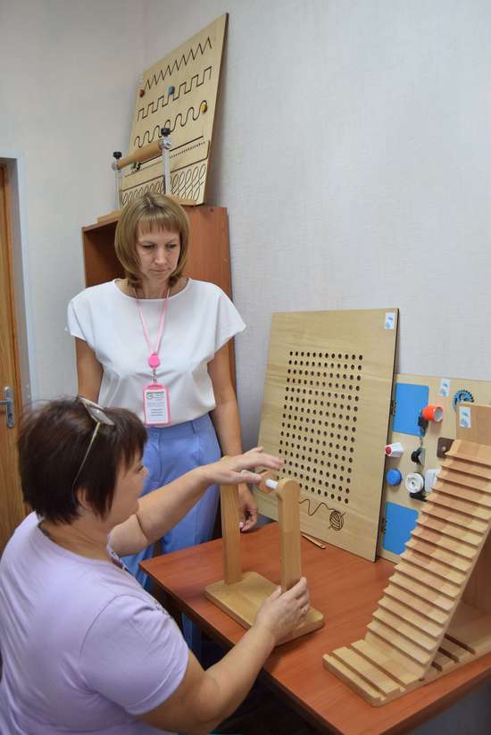 Для Романовских получателей соцуслуг продолжаются индивидуальные занятия в Школе восстановления