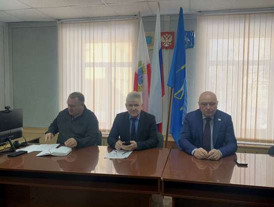 Глава района провел рабочую встречу.