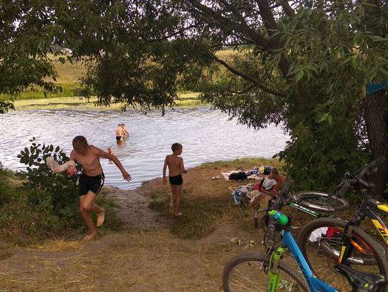 Дети не должны купаться без присмотра взрослых!