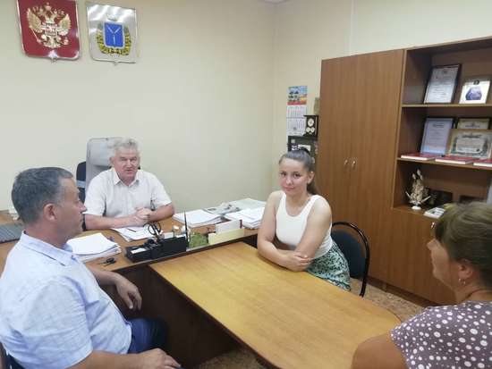 Глава района провел рабочую встречу.