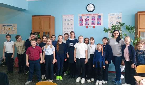 Развлекательное мероприятие «Наши милые девчонки»