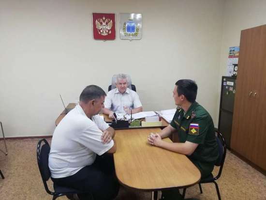 Глава района провел рабочую встречу.