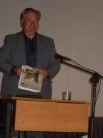 В районном Доме культуры прошла презентация книги И.Т.Рябинина "Пером и кистью"