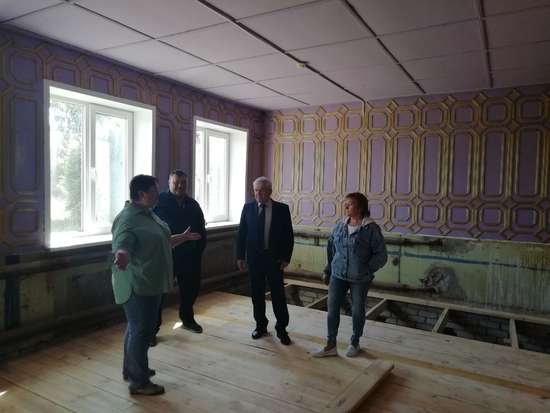 Продолжается ремонт в сельском Доме культуры «Мир».