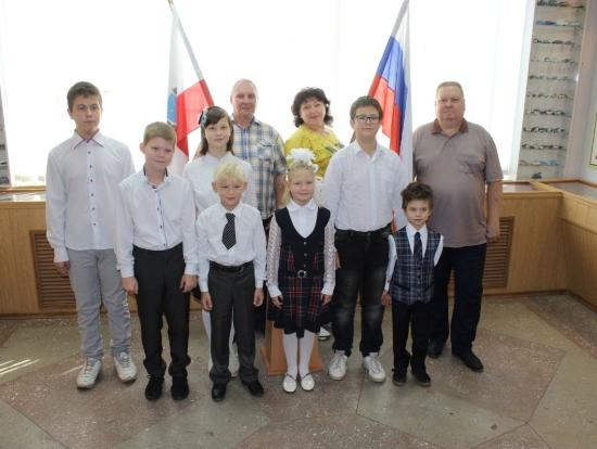 В Балашове проходит социальная благотворительная акция Общественного совета при межмуниципальном отделе полиции «Добрый портфель»