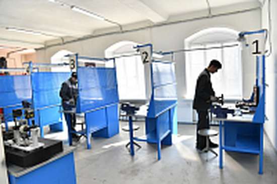 Многодетным родителям компенсируют половину стоимости обучения детей в колледжах и техникумах