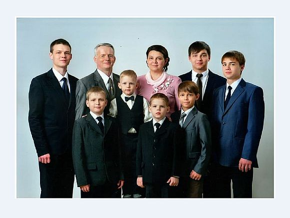 Многодетная семья Лопатиных из Романовки награждена орденом «Родительская слава»