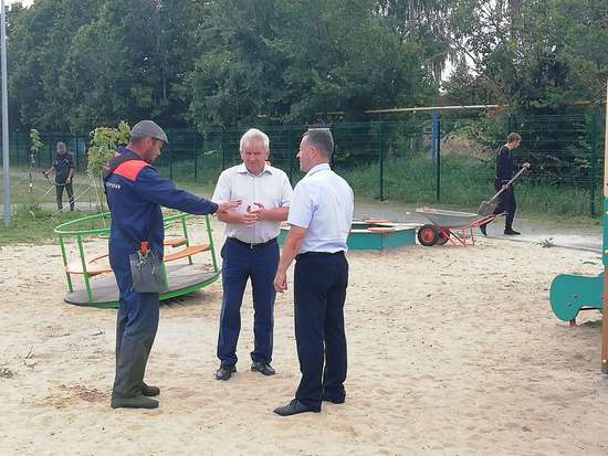 Субботник по благоустройству общественной территории