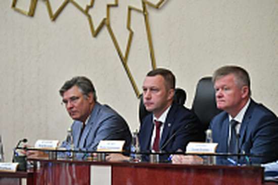 Одобрены несколько законов по мерам поддержки многодетных семей и детей-сирот