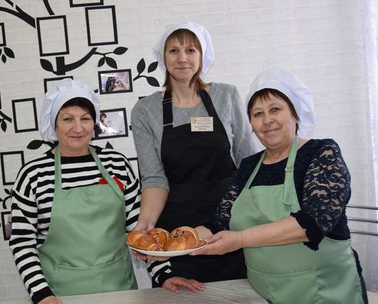 Мастер-класс  по приготовлению жаворонков прошел в Романовском районе