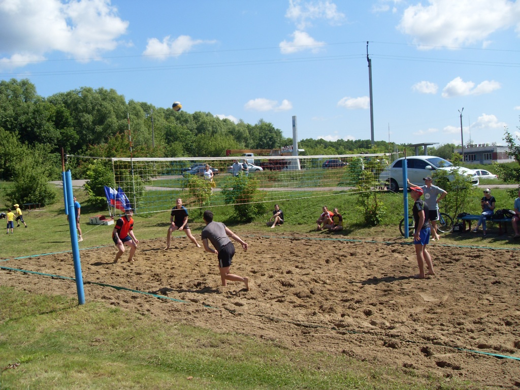 12 июня в р.п.Романовка прошли спортивные мероприятия, посвященные Дню России