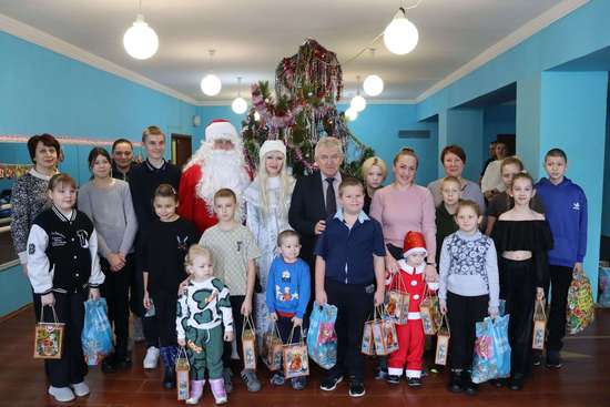 Новогодняя елка для детей участников СВО. 