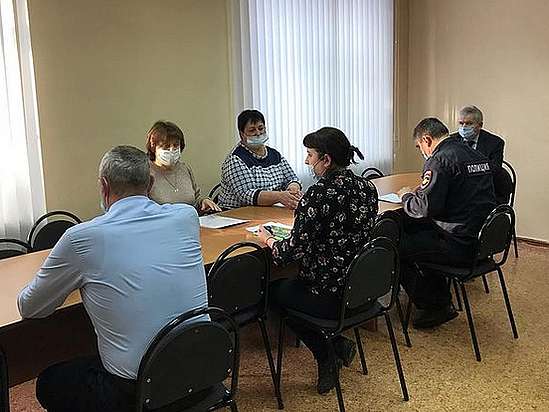 25 декабря в администрации Романовского муниципального района состоялось заседание антинаркотической комиссии под председательством главы Романовского муниципального района А.И.Щербакова