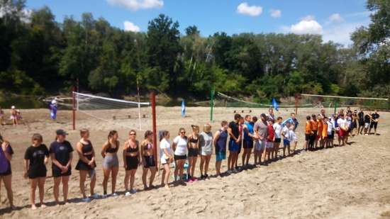 В селе Большой Карай состоялся межрегиональный турнир по пляжному волейболу среди мужских и женских команд