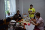 Получатели социальных услуг осваивают технику вязания крючком