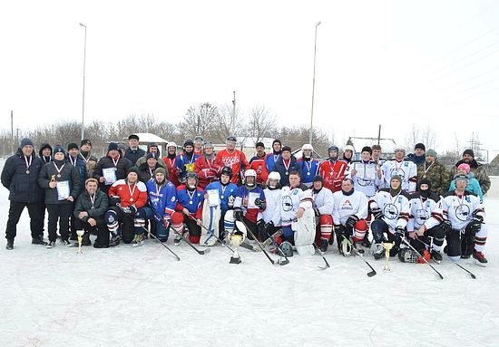 18 февраля в р.п. Турки состоялся открытый турнир по хоккею с шайбой, среди мужских команд на переходящий Кубок Турковского района.