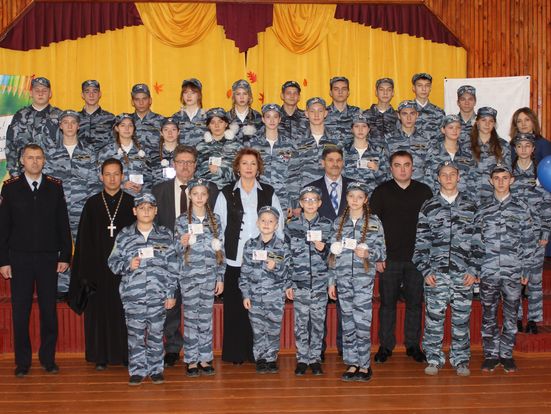 В Балашове прошла торжественная церемония посвящения в члены общественного движения правоохранительной направленности «Юный друг полиции»