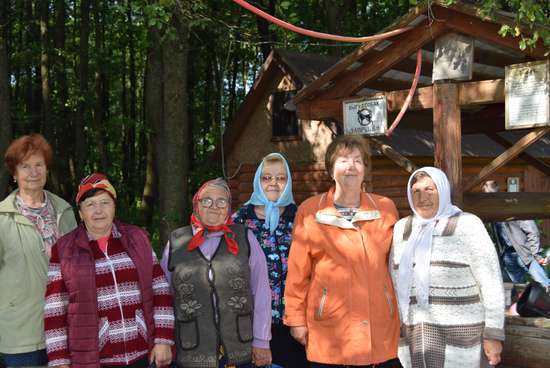 Для граждан пожилого возраста Романовского района состоялась поездка к святому источнику.