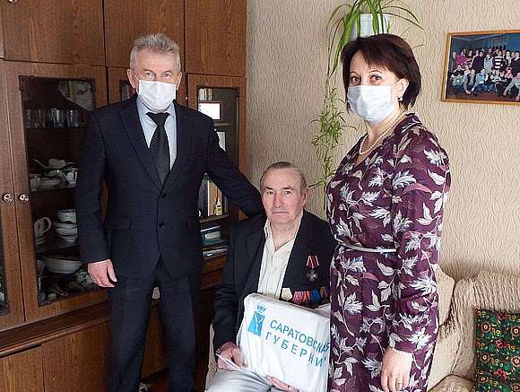 26 апреля к 35-й годовщине аварии на Чернобыльской АЭС ликвидатору аварии вручена медаль