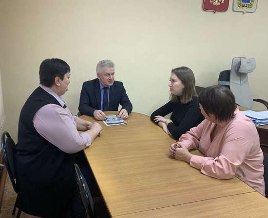 Глава района провел рабочую встречу.