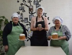 Романовские получатели социальных услуг испекли куличи