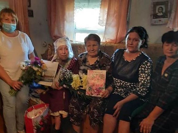 Труженица тыла из Романовского района отметила свой 90-летний юбилей