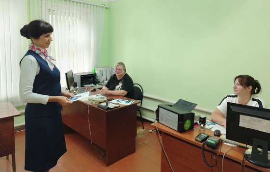 Сотрудники кадрового центра Романовского района посетили МУП РМО «Исток».