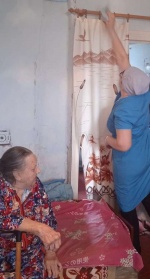 Социальные работники Романовского КЦСОН провели «субботник».