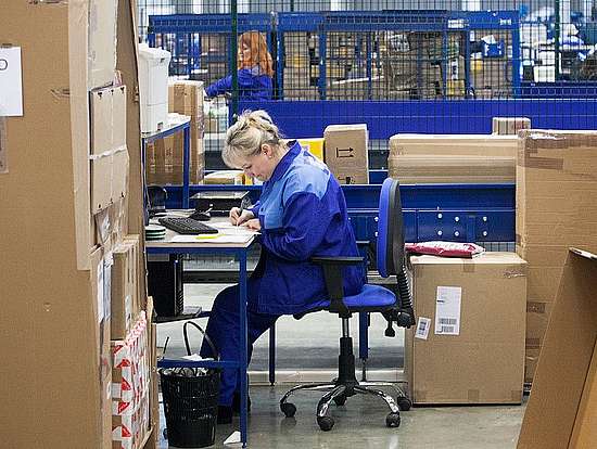 С начала года саратовцы получили на почте более 500 крупногабаритных посылок 