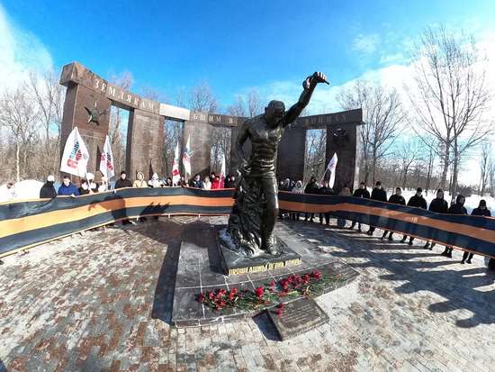 Молодежные организации почтили память бойцов СВО