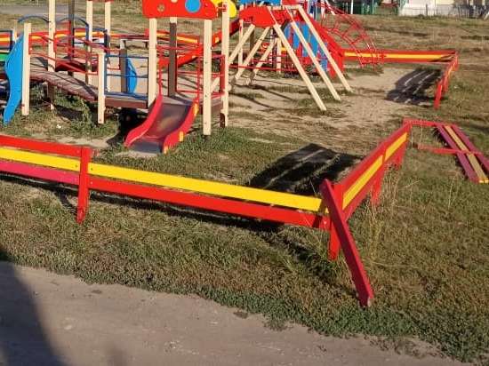 Вандализм на детской площадке